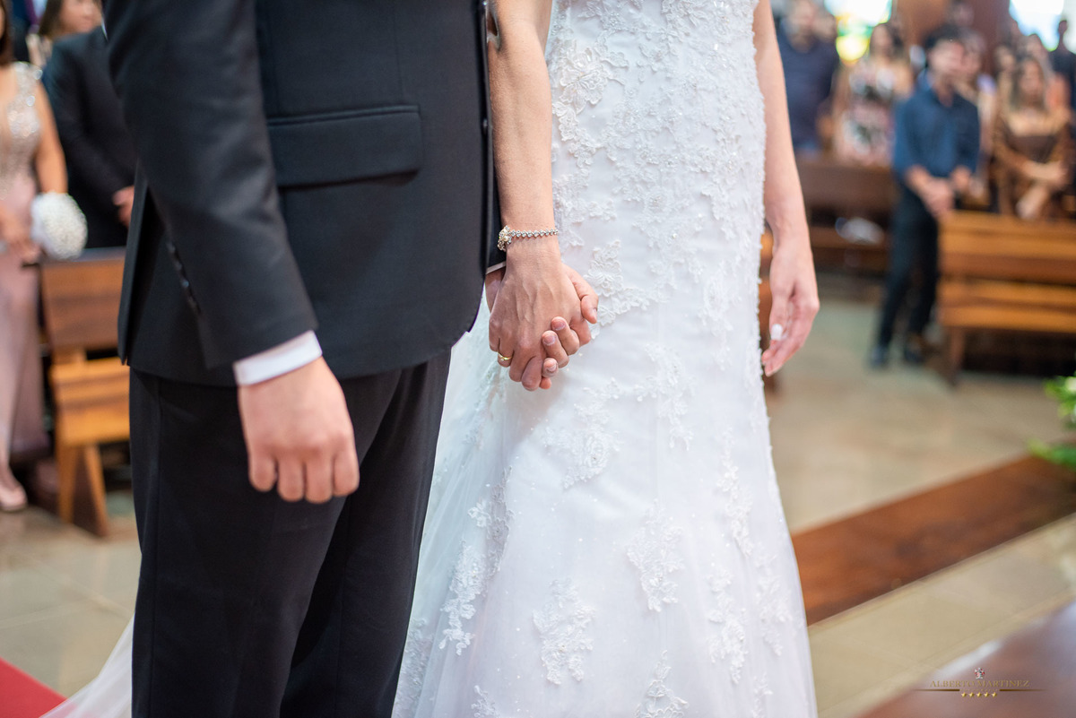 Casamento do casal na Igreja em Vargem grande paulista, fotografia de casamento