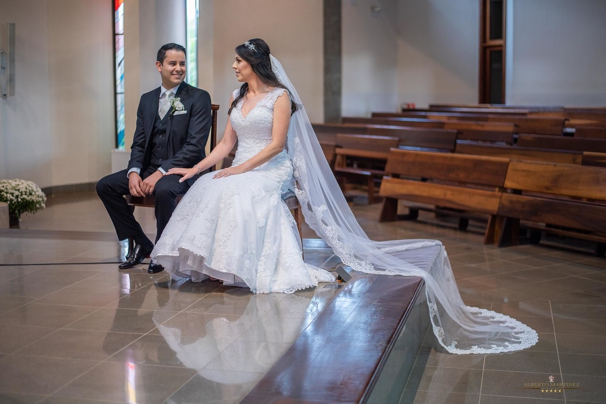 Casamento do casal na Igreja em Vargem grande paulista, fotografia de casamento