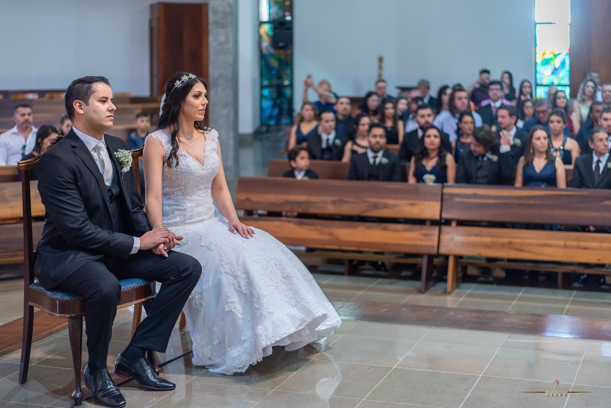 Casamento do casal na Igreja em Vargem grande paulista, fotografia de casamento