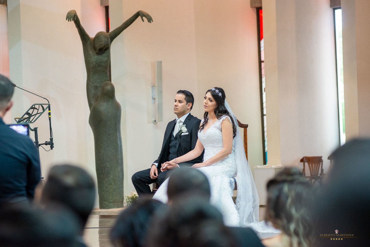 Casamento do casal na Igreja em Vargem grande paulista, fotografia de casamento