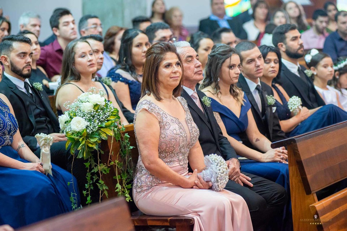 Casamento do casal na Igreja em Vargem grande paulista, fotografia de casamento