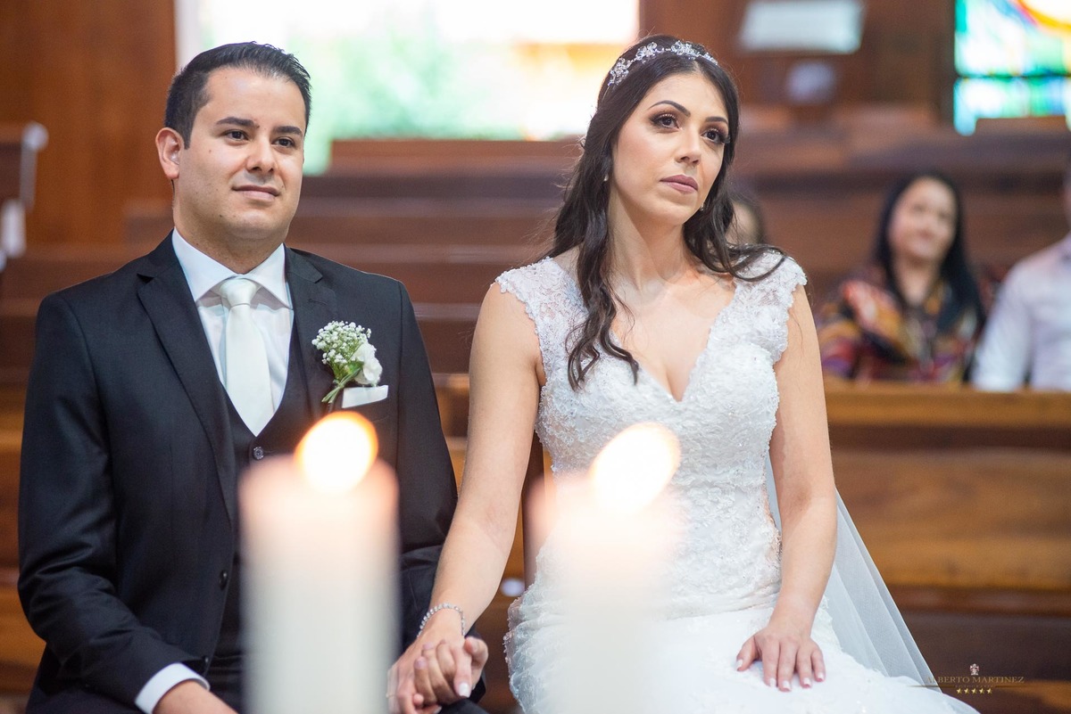 Casamento do casal na Igreja em Vargem grande paulista, fotografia de casamento