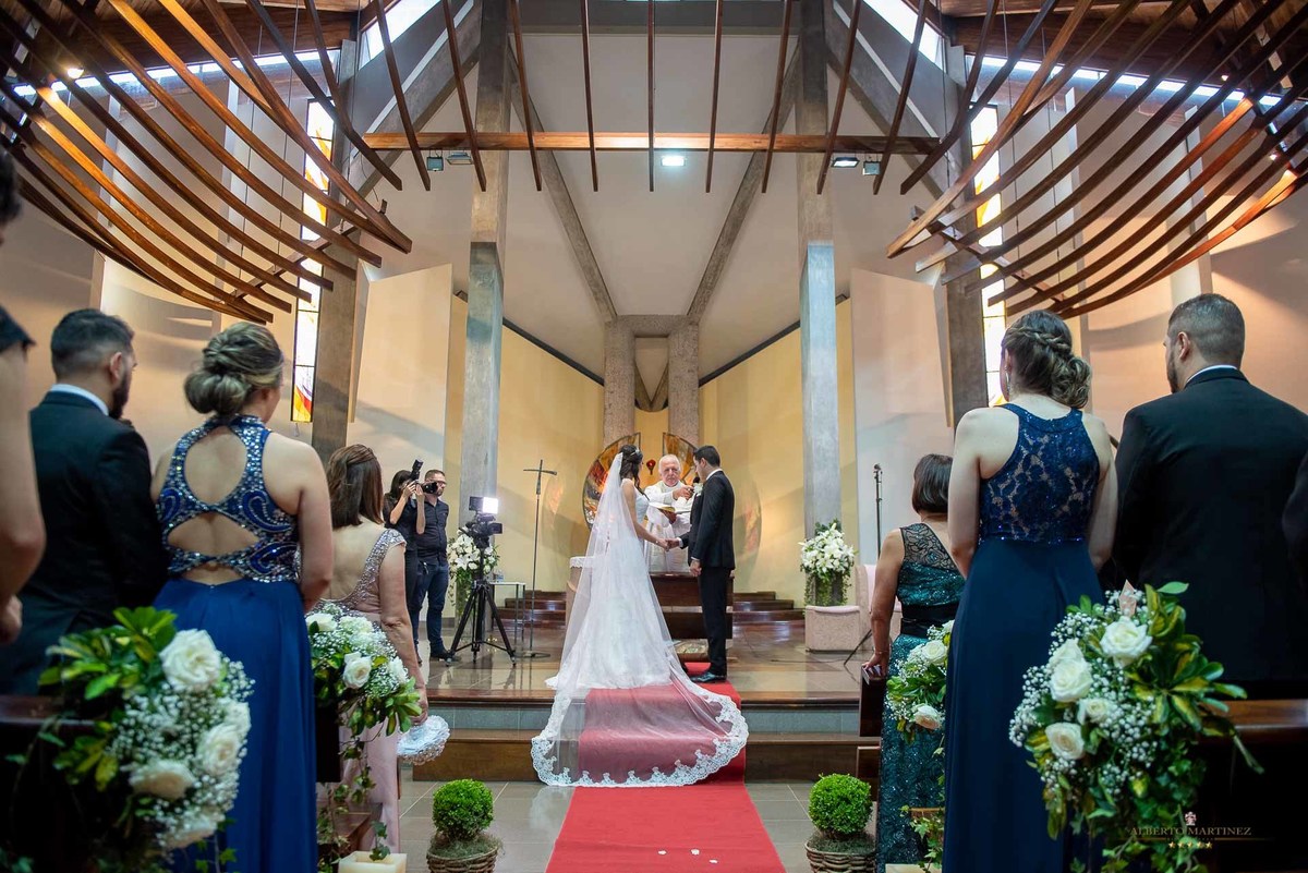 Casamento do casal na Igreja em Vargem grande paulista, fotografia de casamento