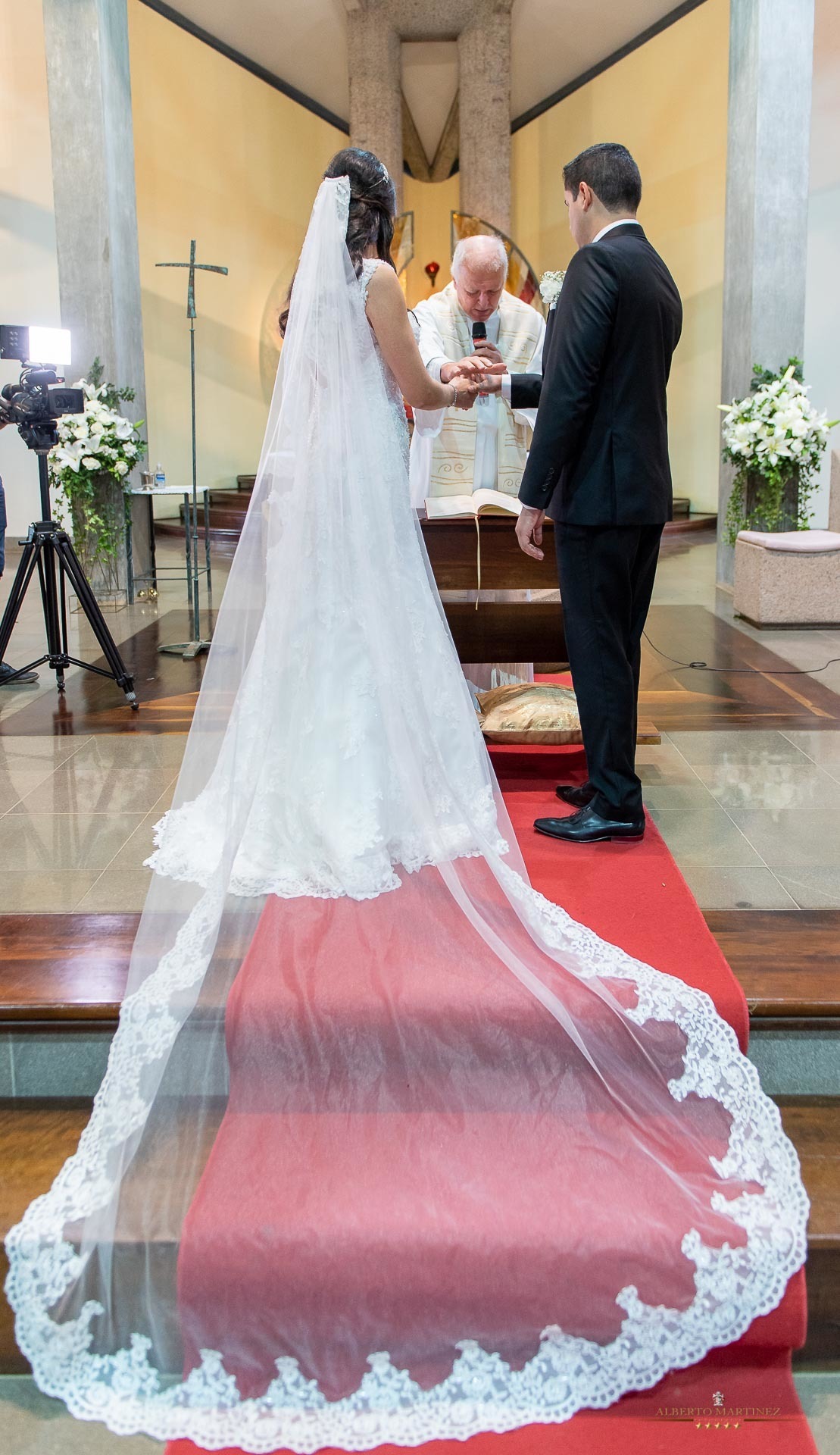 Casamento do casal na Igreja em Vargem grande paulista, fotografia de casamento