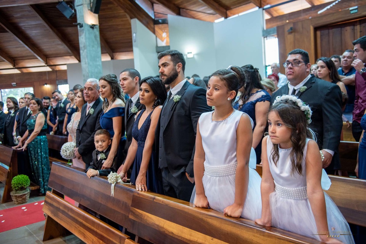 Casamento do casal na Igreja em Vargem grande paulista, fotografia de casamento