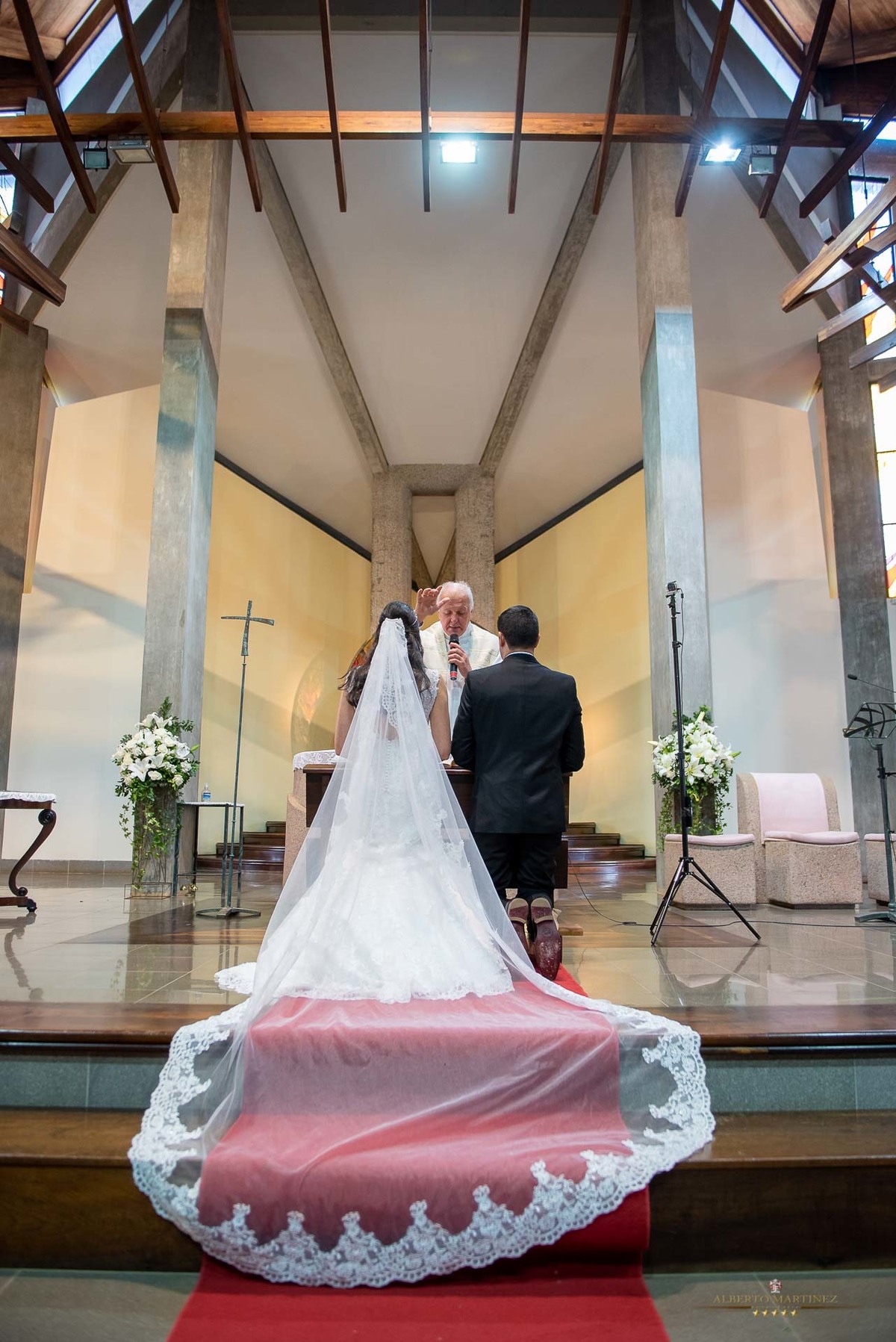 Casamento do casal na Igreja em Vargem grande paulista, fotografia de casamento