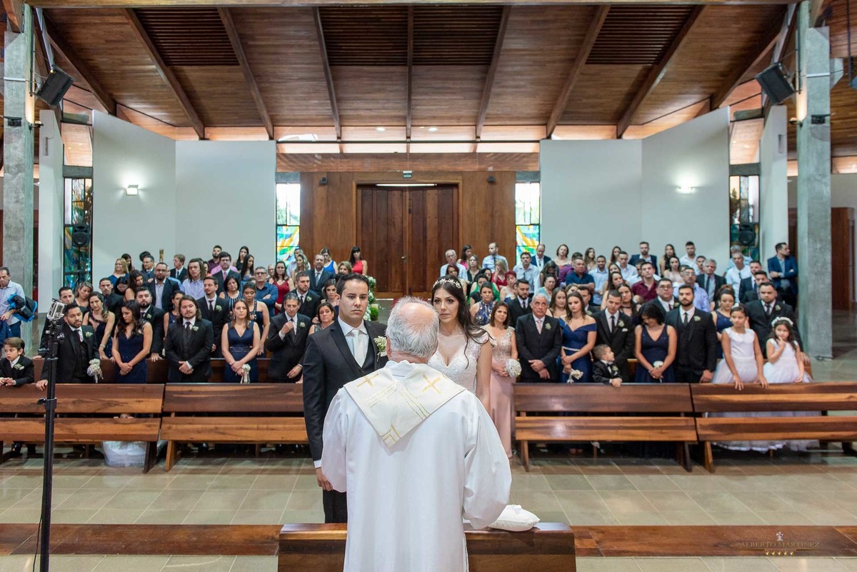 Casamento do casal na Igreja em Vargem grande paulista, fotografia de casamento