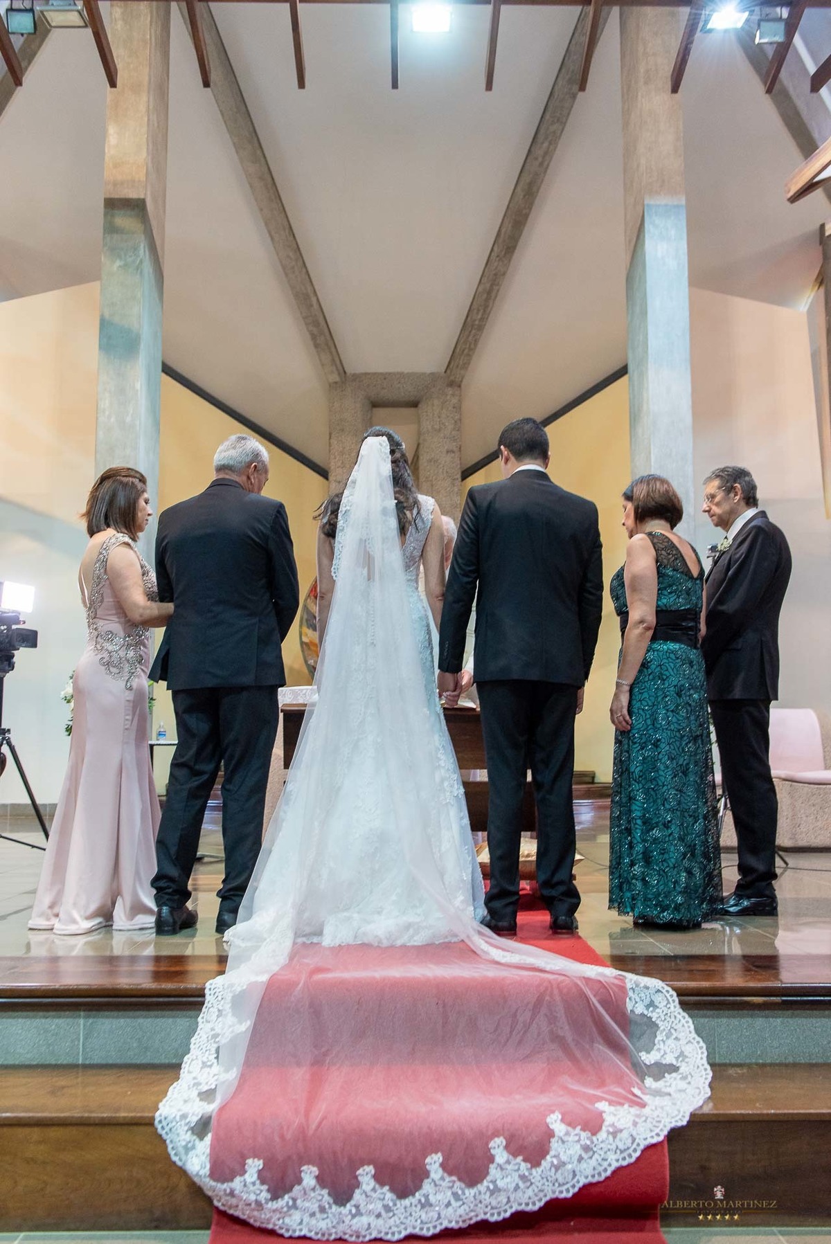 Casamento do casal na Igreja em Vargem grande paulista, fotografia de casamento