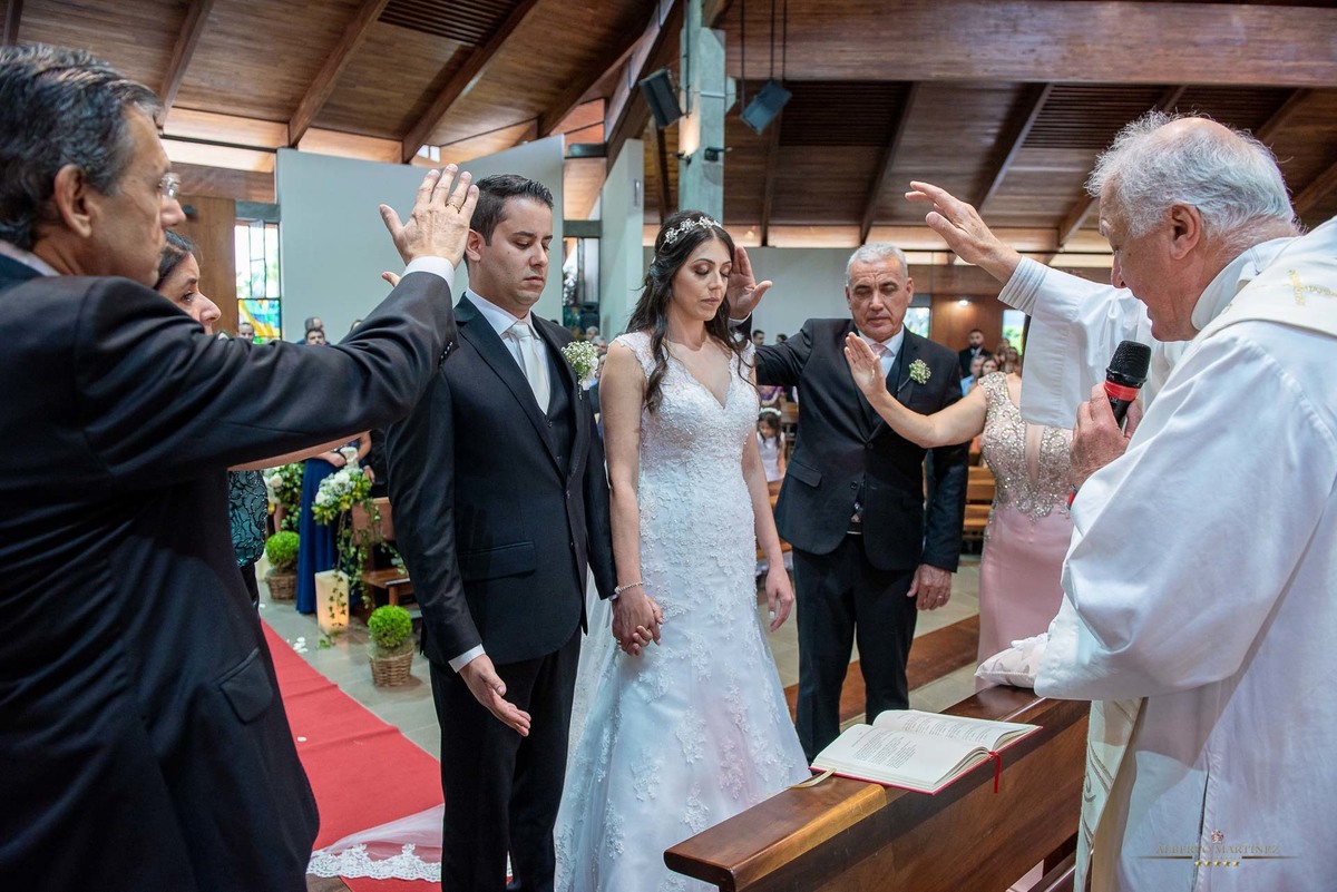 Casamento do casal na Igreja em Vargem grande paulista, fotografia de casamento