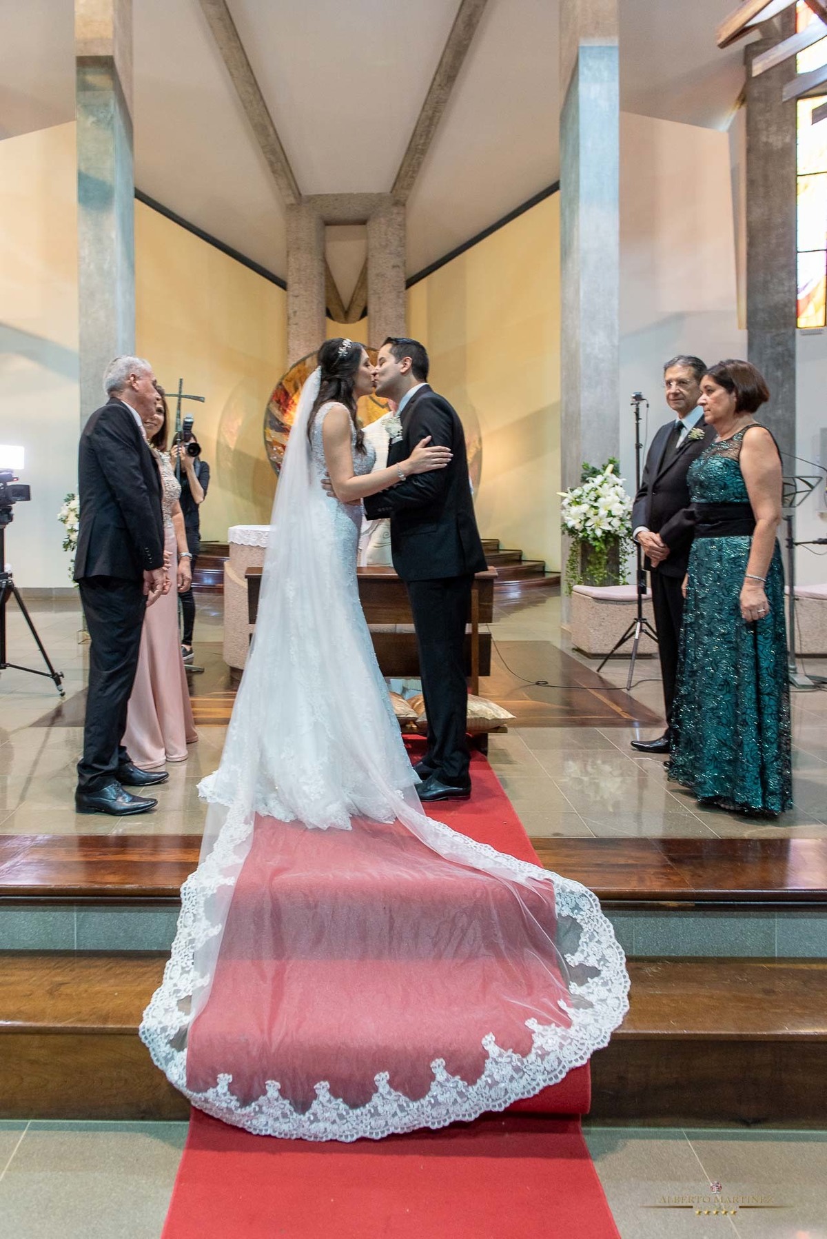Casamento do casal na Igreja em Vargem grande paulista, fotografia de casamento