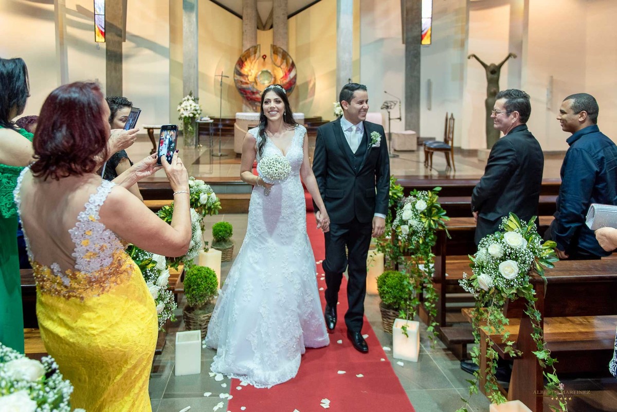 Casamento do casal na Igreja em Vargem grande paulista, fotografia de casamento