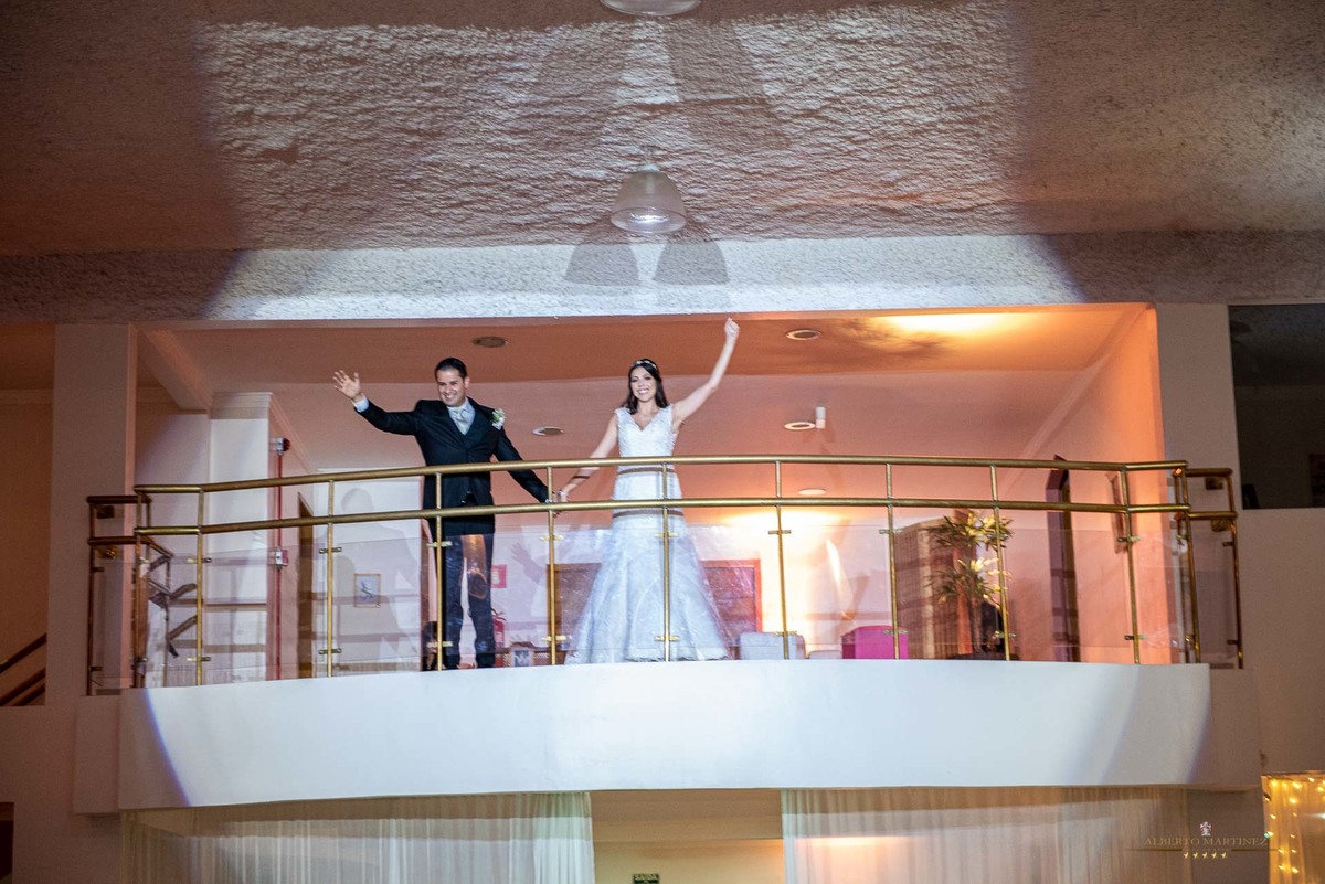 Noivos no Espaço Sonata na Granja Viana em Cotia