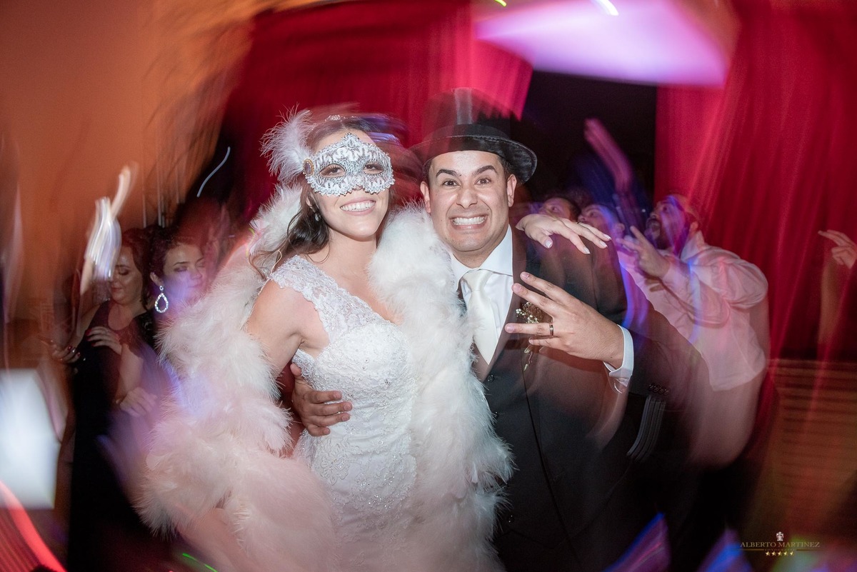 Dança dos noivos na festa de casamento