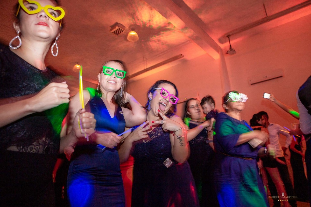 Balada na festa de casamento no espaço sonata 