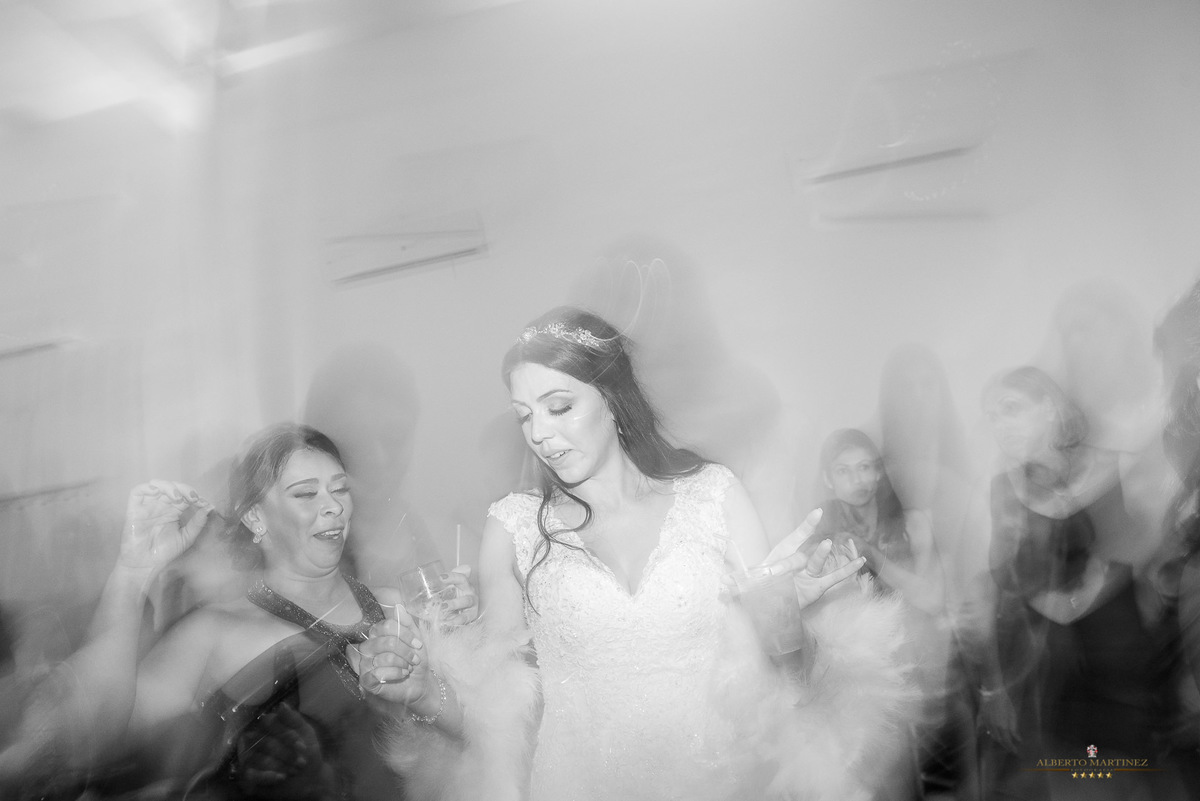 Balada na festa de casamento no espaço sonata 