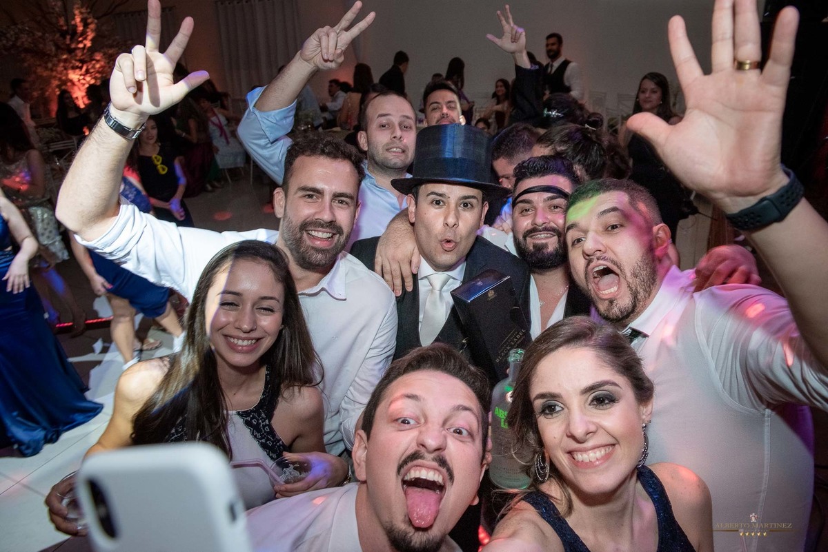 Balada na festa de casamento no espaço sonata 