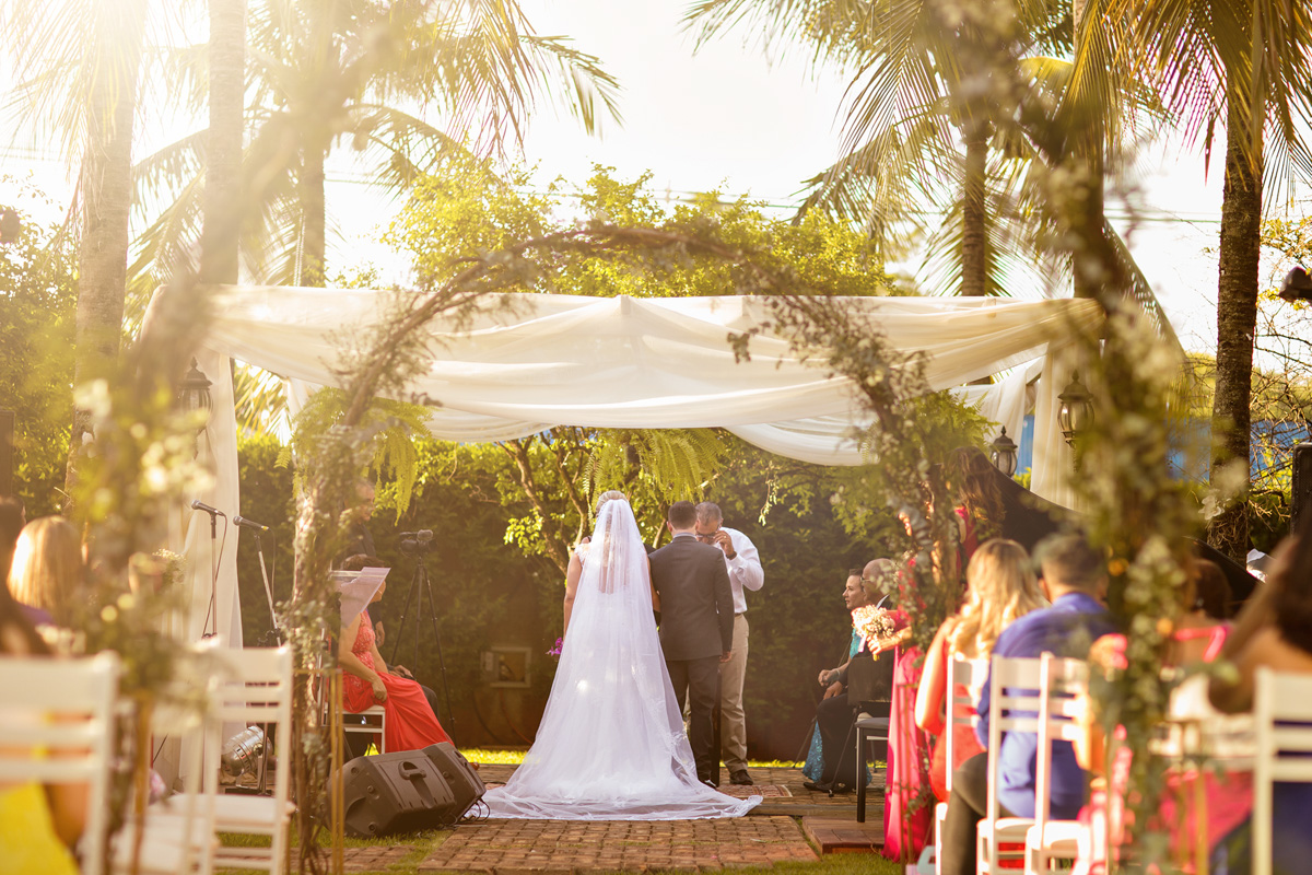 Fotos tiradas pelo Fotografo Régis Cristiano em Araçatuba – SP, momentos de muita alegria para os familiares e amigos. O casal escolheu a chácara Califórnia Eventos em Araçatuba São Paulo, por ser um casamen