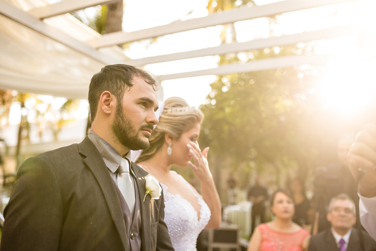 Fotos tiradas pelo Fotografo Régis Cristiano em Araçatuba – SP, momentos de muita alegria para os familiares e amigos. O casal escolheu a chácara Califórnia Eventos em Araçatuba São Paulo, por ser um casamen