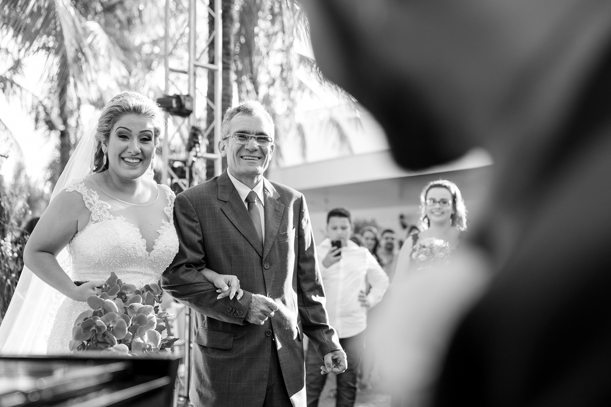 Fotos tiradas pelo Fotografo Régis Cristiano em Araçatuba – SP, momentos de muita alegria para os familiares e amigos. O casal escolheu a chácara Califórnia Eventos em Araçatuba São Paulo, por ser um casamen