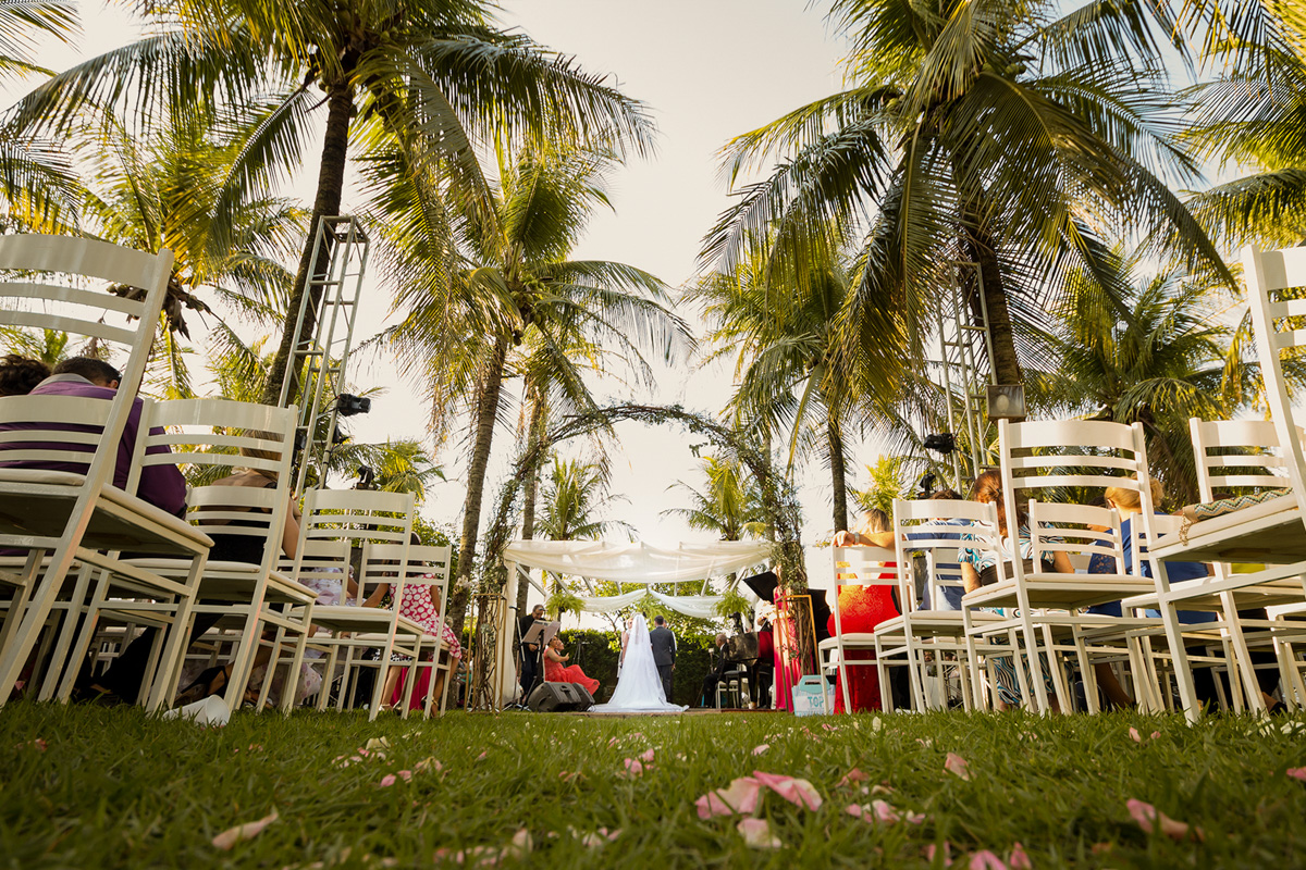 Fotos tiradas pelo Fotografo Régis Cristiano em Araçatuba – SP, momentos de muita alegria para os familiares e amigos. O casal escolheu a chácara Califórnia Eventos em Araçatuba São Paulo, por ser um casamen
