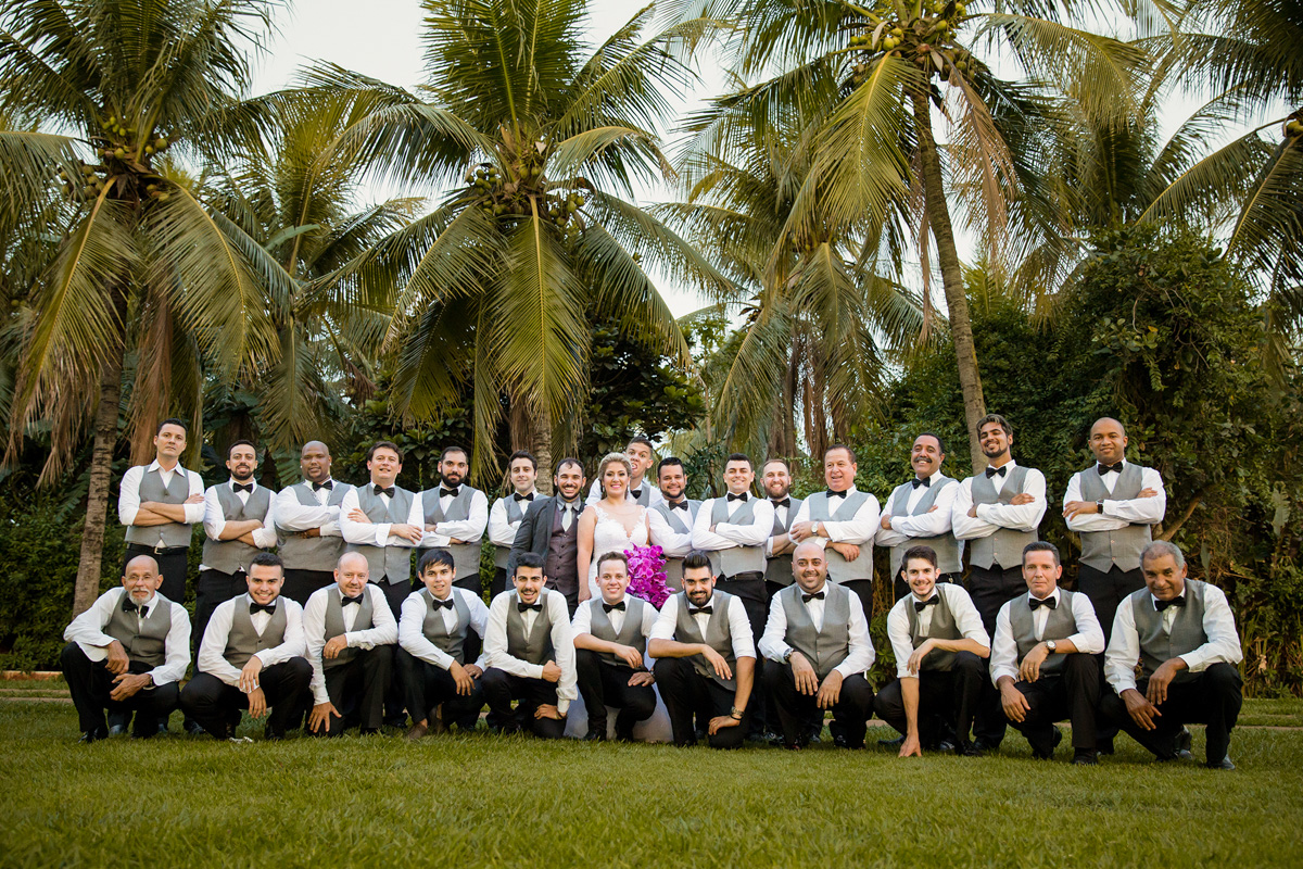 Fotos tiradas pelo Fotografo Régis Cristiano em Araçatuba – SP, momentos de muita alegria para os familiares e amigos. O casal escolheu a chácara Califórnia Eventos em Araçatuba São Paulo, por ser um casamen