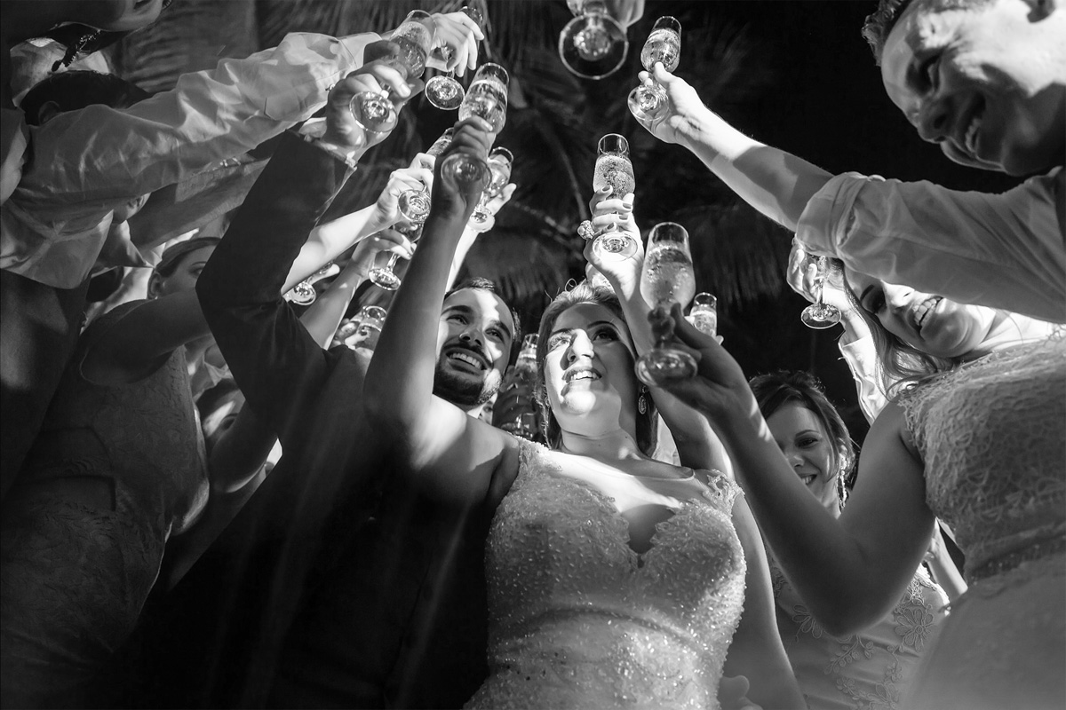 Fotos tiradas pelo Fotografo Régis Cristiano em Araçatuba – SP, momentos de muita alegria para os familiares e amigos. O casal escolheu a chácara Califórnia Eventos em Araçatuba São Paulo, por ser um casamen