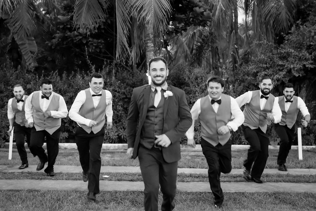 Fotos tiradas pelo Fotografo Régis Cristiano em Araçatuba – SP, momentos de muita alegria para os familiares e amigos. O casal escolheu a chácara Califórnia Eventos em Araçatuba São Paulo, por ser um casamen