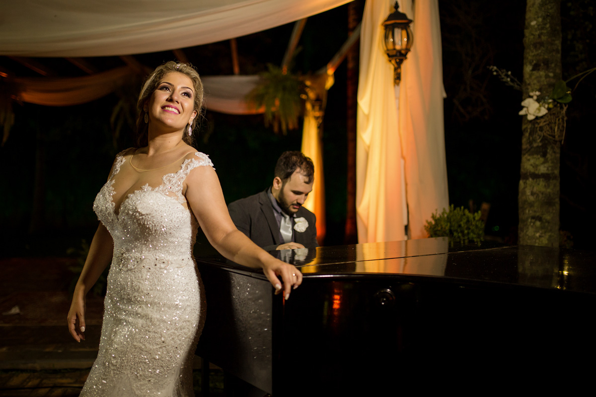 Fotos tiradas pelo Fotografo Régis Cristiano em Araçatuba – SP, momentos de muita alegria para os familiares e amigos. O casal escolheu a chácara Califórnia Eventos em Araçatuba São Paulo, por ser um casamen