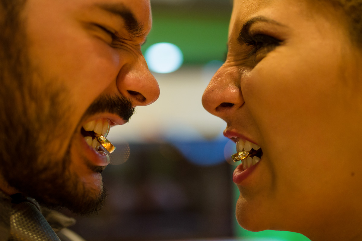 Fotos tiradas pelo Fotografo Régis Cristiano em Araçatuba – SP, momentos de muita alegria com os amigos. O casal e alguns amigos decidiram ir comemorar a parte final do dia de casamento no Mcdonalds, local onde além de muitas ri