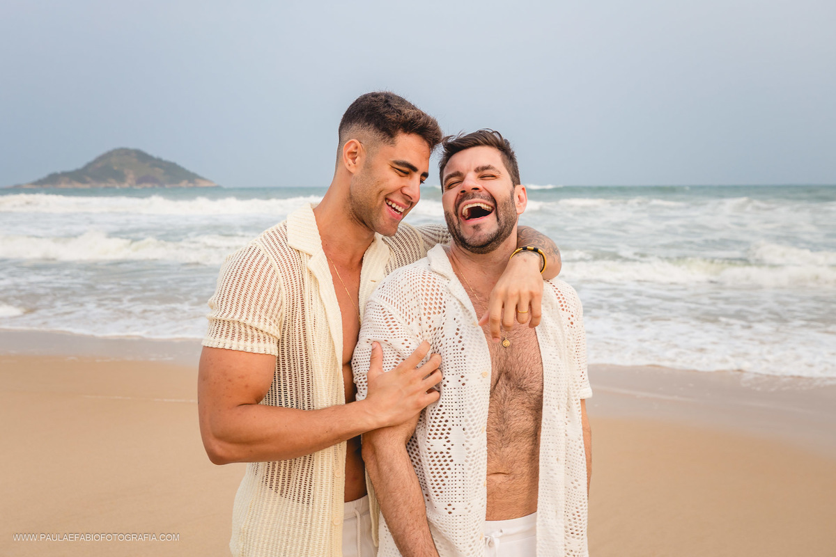 ensaio-felipe-e-juan-praia-de-grumari-rio-de-janeiro-paula-dau-fabio-figueiredo-fotografia
