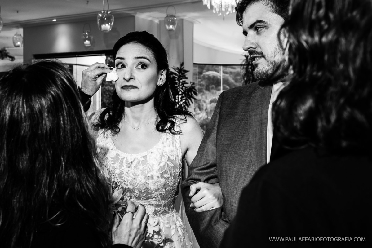 casamento-fernanda-e-rafael-mansao-rosa-alto-da-boa-vista-rj-paula-dau-fabio-figueiredo-fotografia-cerimonia-hora-do-sim-entrada-da-noiva