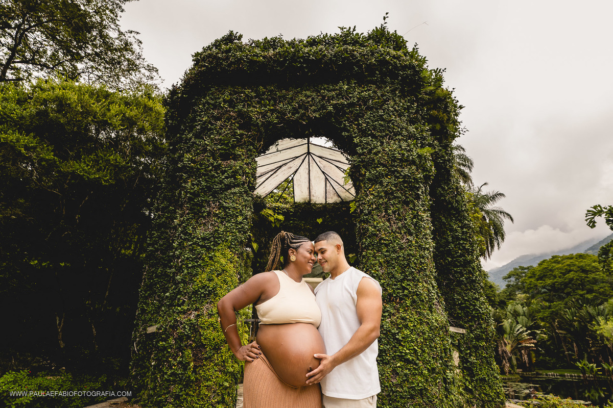 esperando-emanuela-ensaio-gestante-luana-mateus-e-micaela-jardim-botanico-rj-paula-dau-fabio-figueiredo-fotografia-amor-em-movimento-producoes