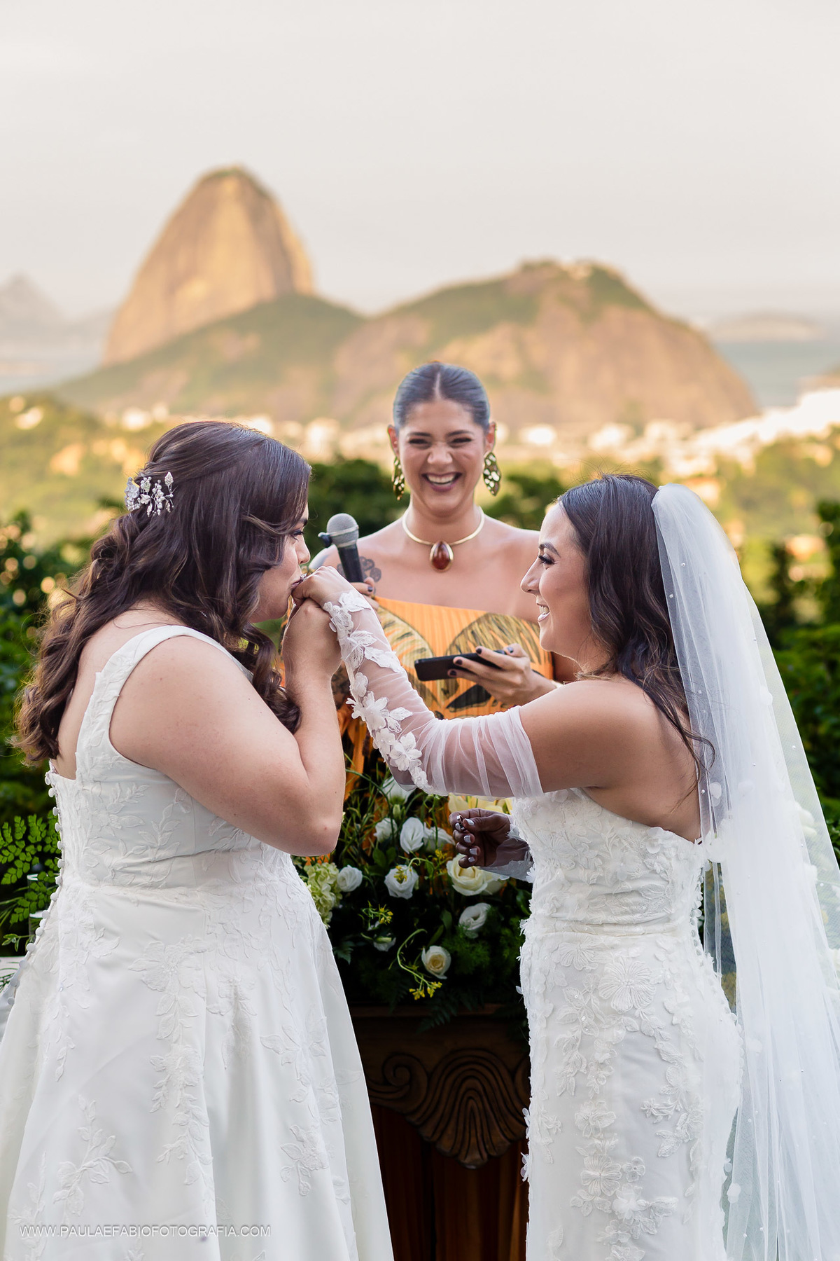 destination-wedding-casamento-elisa-e-marisa-casa-de-santa-teresa-rj-paula-dau-fabio-figueiredo-fotografia-amor-em-movimento-producoes