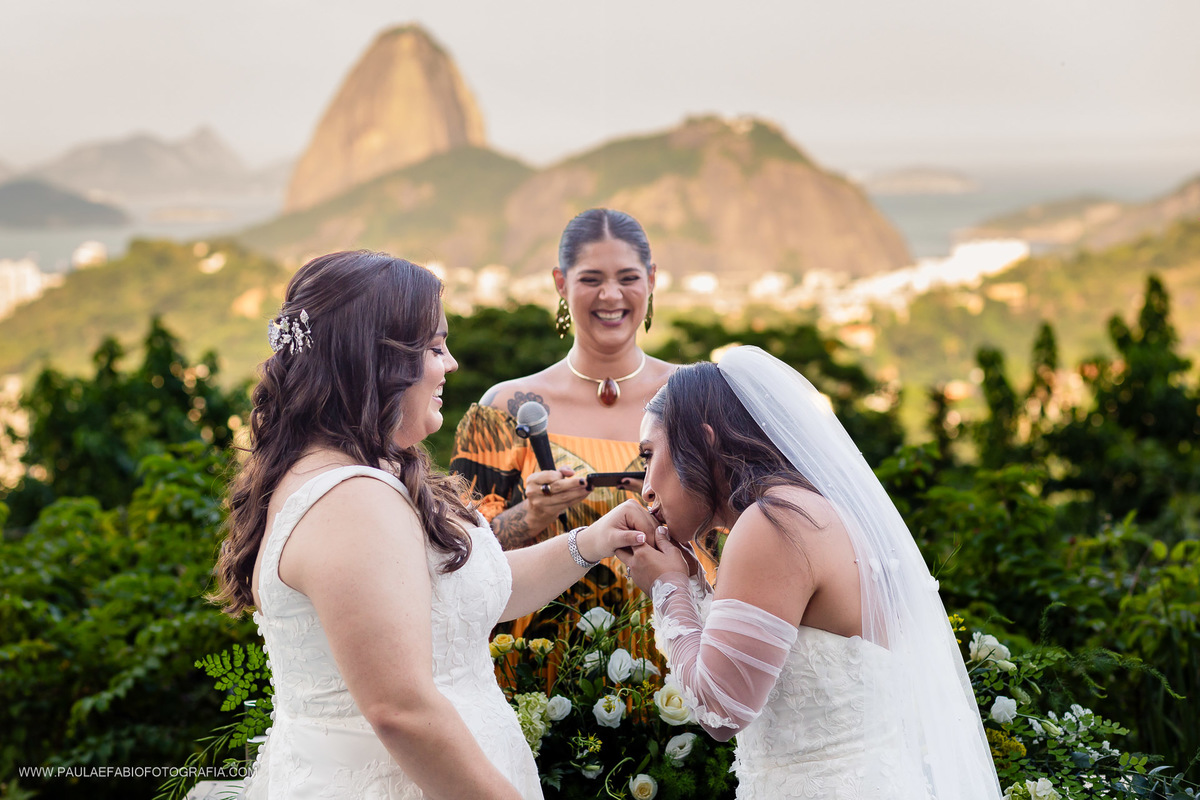 destination-wedding-casamento-elisa-e-marisa-casa-de-santa-teresa-rj-paula-dau-fabio-figueiredo-fotografia-amor-em-movimento-producoes