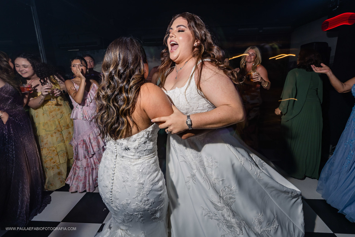destination-wedding-casamento-elisa-e-marisa-casa-de-santa-teresa-rj-paula-dau-fabio-figueiredo-fotografia-amor-em-movimento-producoes