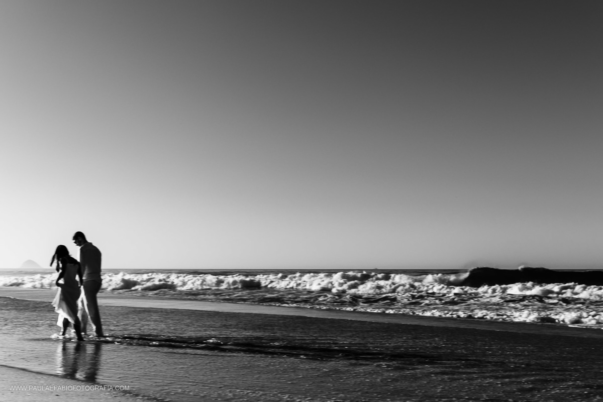 ensaio-pre-wedding-vanessa-e-fernando-praia-da-reserva-rj