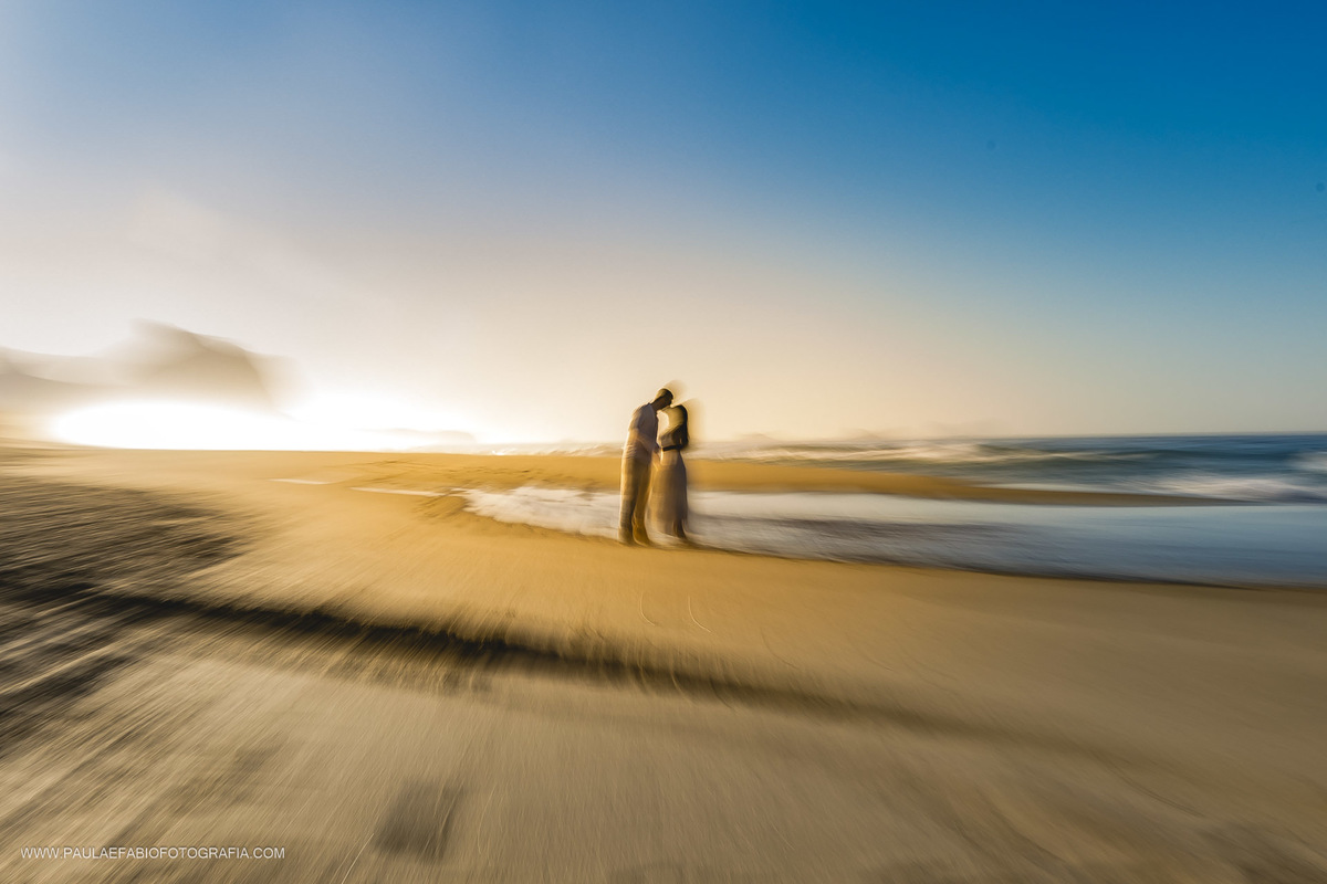 ensaio-pre-wedding-vanessa-e-fernando-praia-da-reserva-rj