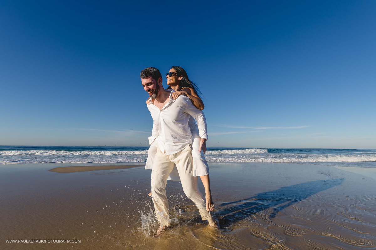 ensaio-pre-wedding-vanessa-e-fernando-praia-da-reserva-rj