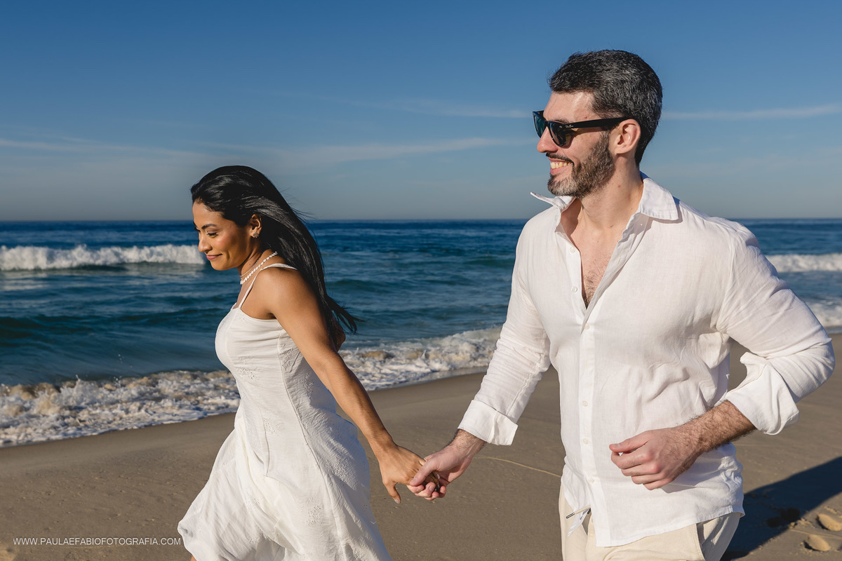ensaio-pre-wedding-vanessa-e-fernando-praia-da-reserva-rj