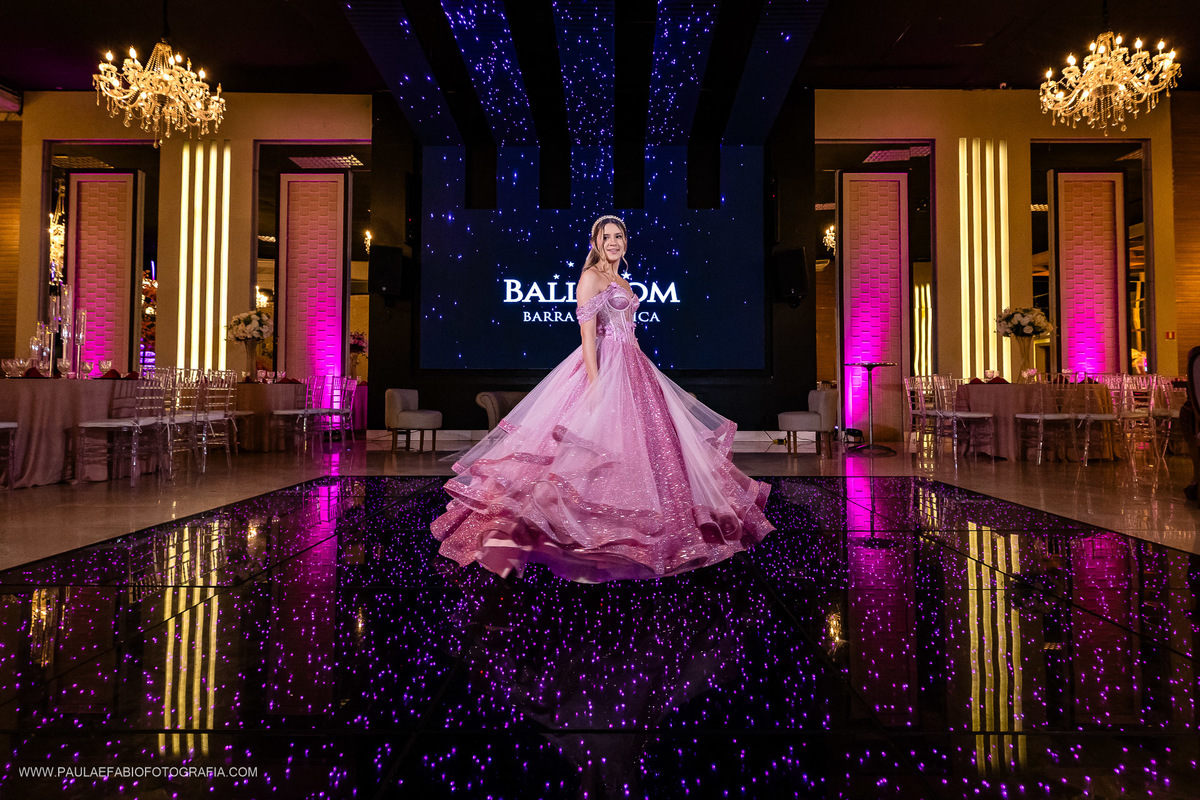 aniversario-alicia-15-anos-ballroom-barra-olimpica-rj