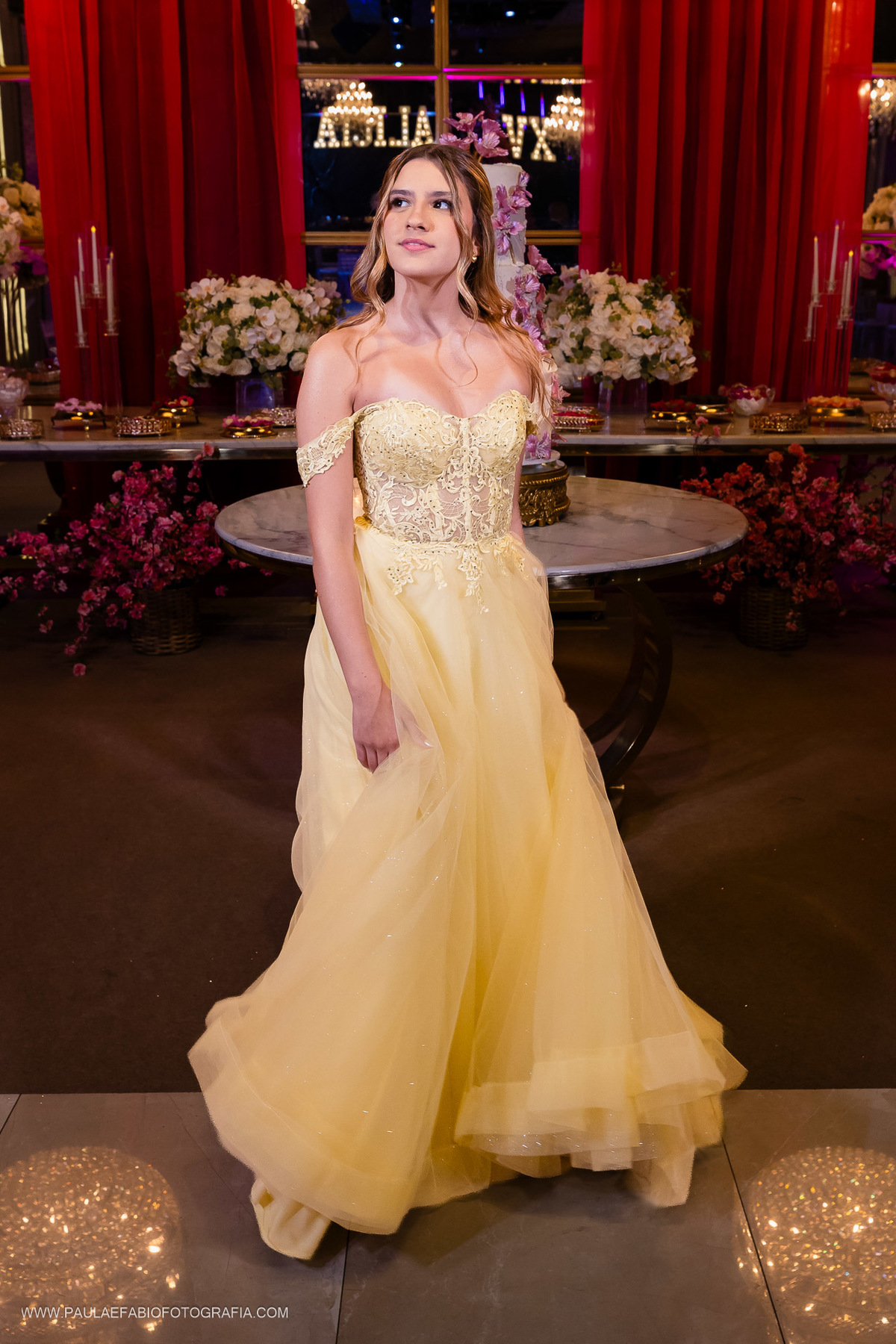 aniversario-alicia-15-anos-ballroom-barra-olimpica-rj