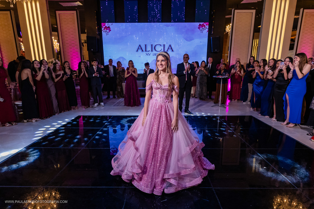aniversario-alicia-15-anos-ballroom-barra-olimpica-rj