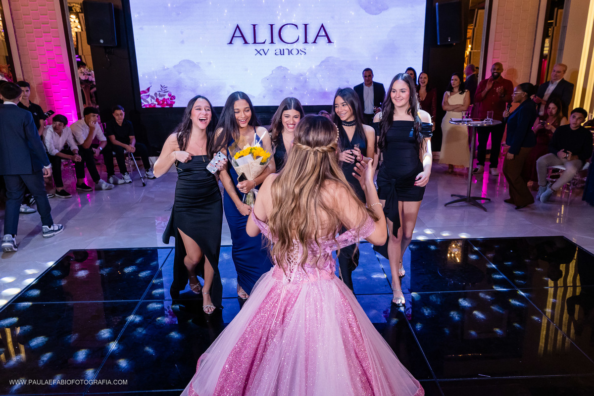 aniversario-alicia-15-anos-ballroom-barra-olimpica-rj