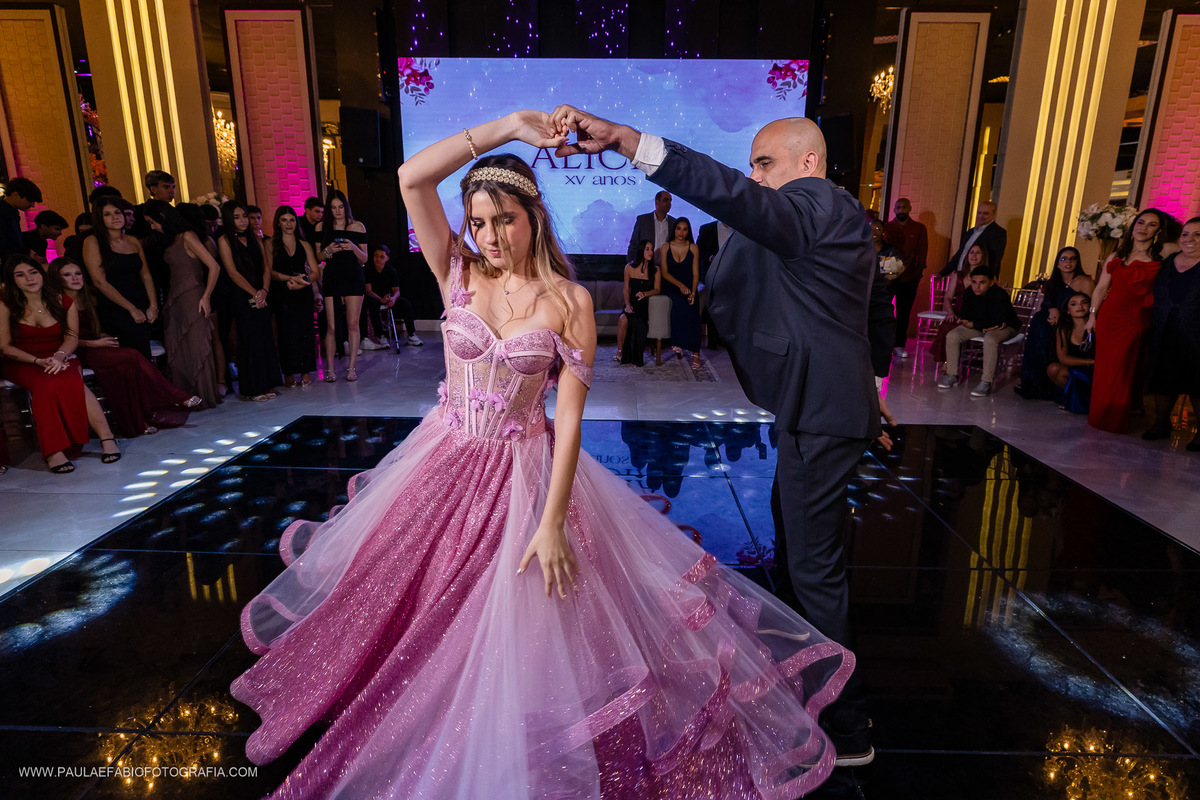 aniversario-alicia-15-anos-ballroom-barra-olimpica-rj