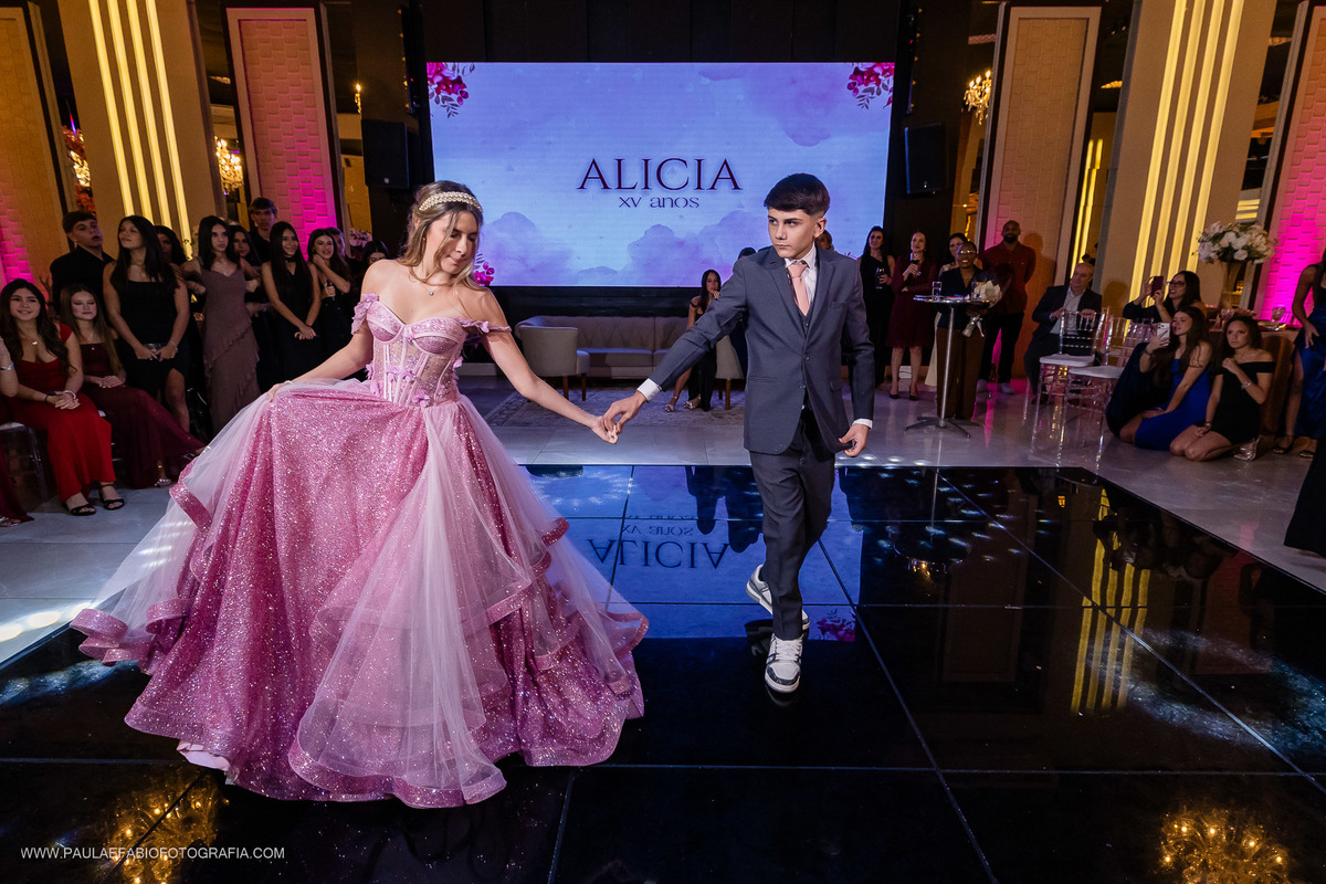 aniversario-alicia-15-anos-ballroom-barra-olimpica-rj