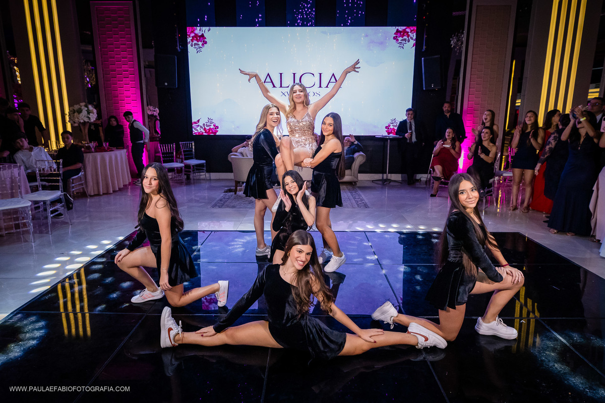 aniversario-alicia-15-anos-ballroom-barra-olimpica-rj