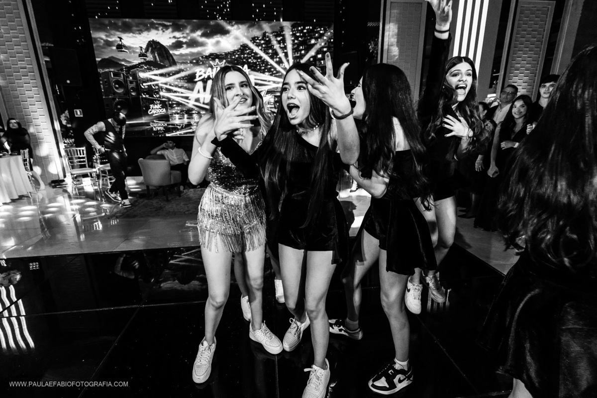 aniversario-alicia-15-anos-ballroom-barra-olimpica-rj