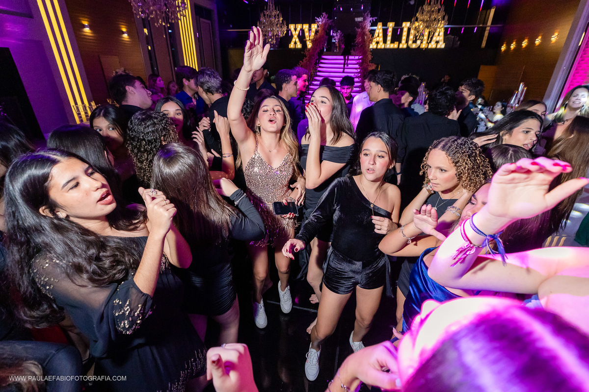 aniversario-alicia-15-anos-ballroom-barra-olimpica-rj