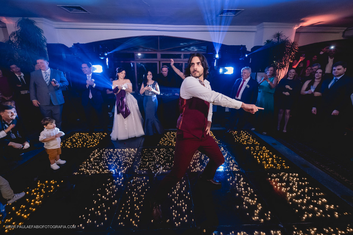casamento-ana-paula-e-lucas-villa-riso-vila-aurea-eventos-sao-conrado-rj-danca-do-noivo-com-mae-paula-dau-fabio-figueiredo-fotografia-amor-em-movimento-producoes