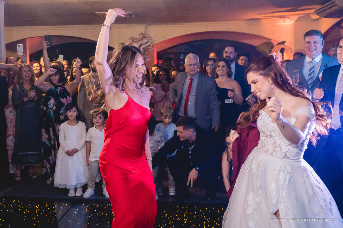 casamento-ana-paula-e-lucas-villa-riso-vila-aurea-eventos-sao-conrado-rj-pista-de-danca-paula-dau-fabio-figueiredo-fotografia-amor-em-movimento-producoes